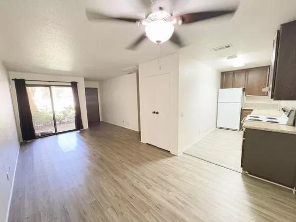 Palm Springs, CA 92262,2809 N Los Felices CIR #G114