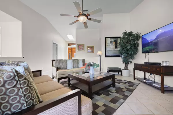 Palm Springs, CA 92262,2450 Quincy WAY