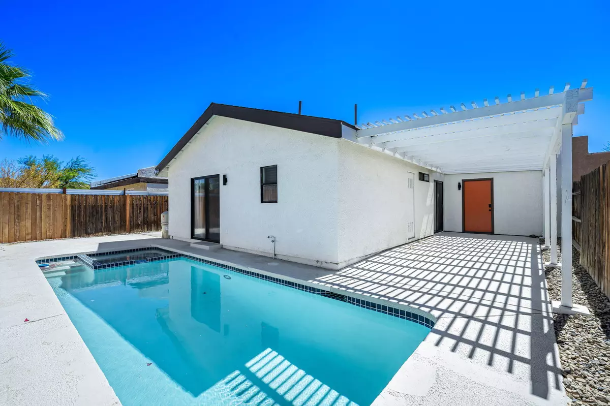 Palm Springs, CA 92262,3283 N Mica DR