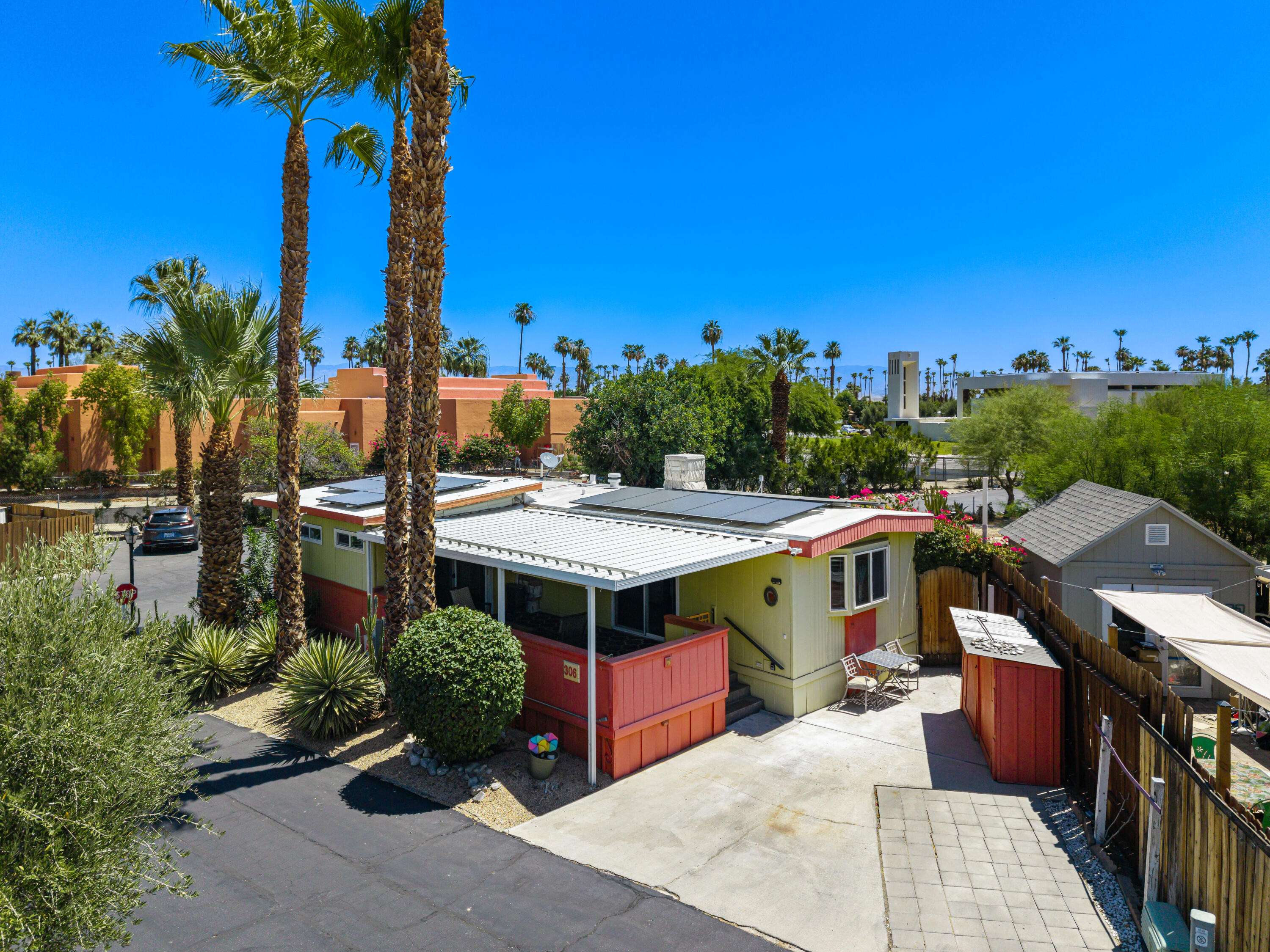 306 Logenita ST, Palm Springs, CA 92264