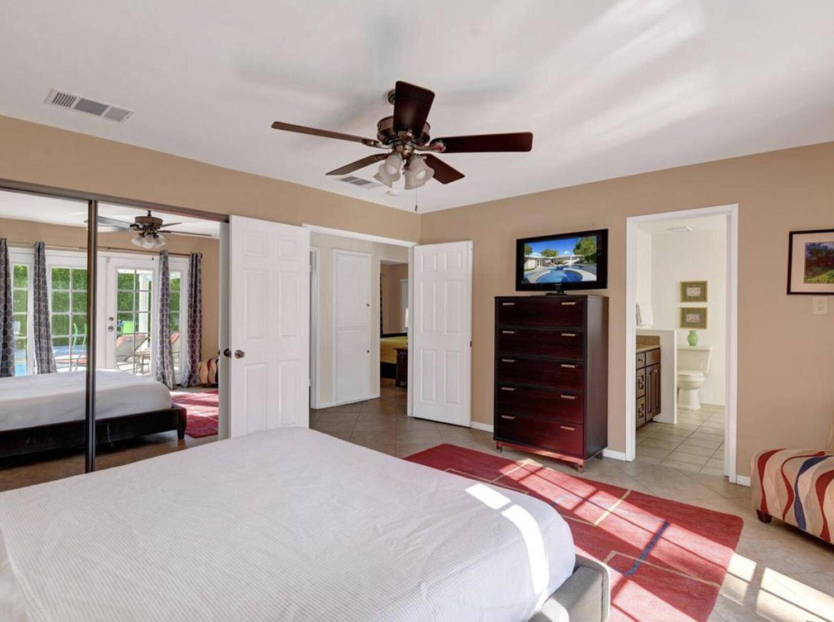 Palm Springs, CA 92262,3195 E Via Escuela