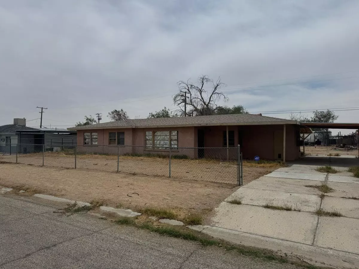 Blythe, CA 92225,17569 Blythe WAY