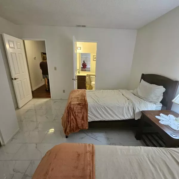 Banning, CA 92220,2890 Summer Set CIR