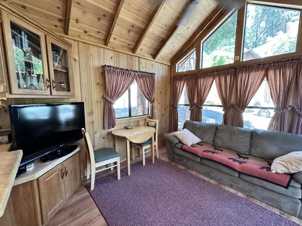 Idyllwild, CA 92549,52901 Pine Cove RD #42