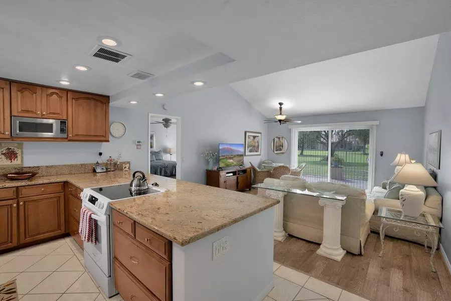 40678 Inverness WAY, Palm Desert, CA 92211