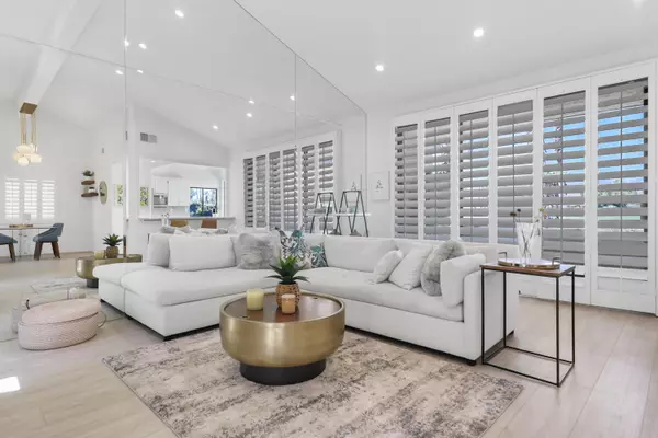 31 Blue River DR, Palm Desert, CA 92211