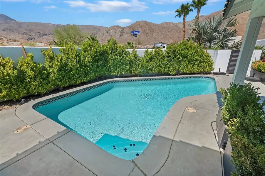 54990 Avenida Madero, La Quinta, CA 92253