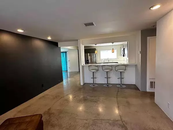 Palm Springs, CA 92262,2353 E Powell RD
