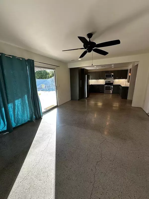 Palm Springs, CA 92262,2353 E Powell RD