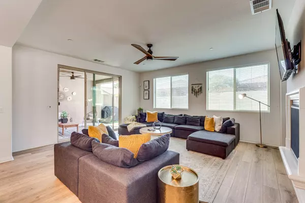 Indio, CA 92201,82785 Freeman CT