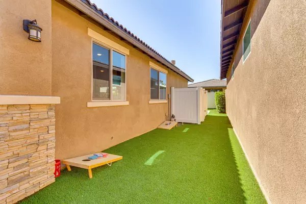 Indio, CA 92201,82785 Freeman CT