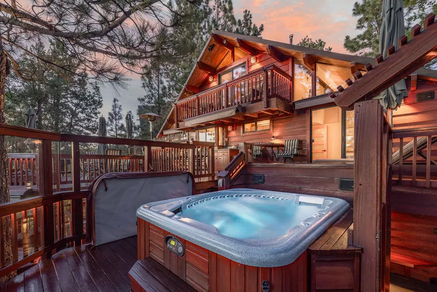 817 Plumas CT, Big Bear City, CA 92314