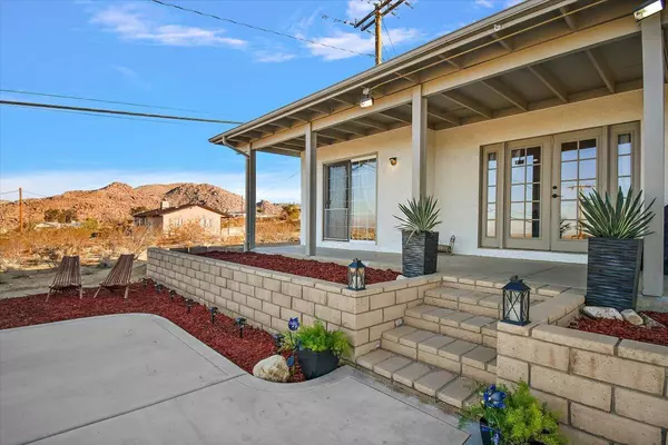 Joshua Tree, CA 92252,61746 Crest Cir DR