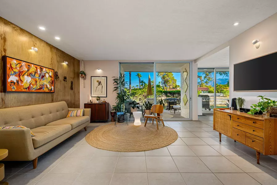 2501 N Whitewater Club DR #B, Palm Springs, CA 92262