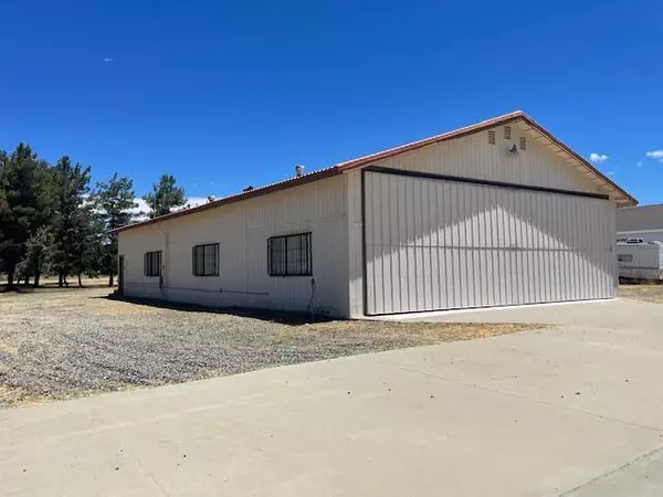 Aguanga, CA 92536,49275 Flightline WAY