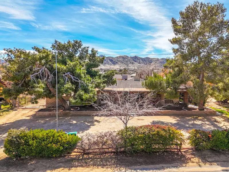 57885 El Dorado, Yucca Valley, CA 92284