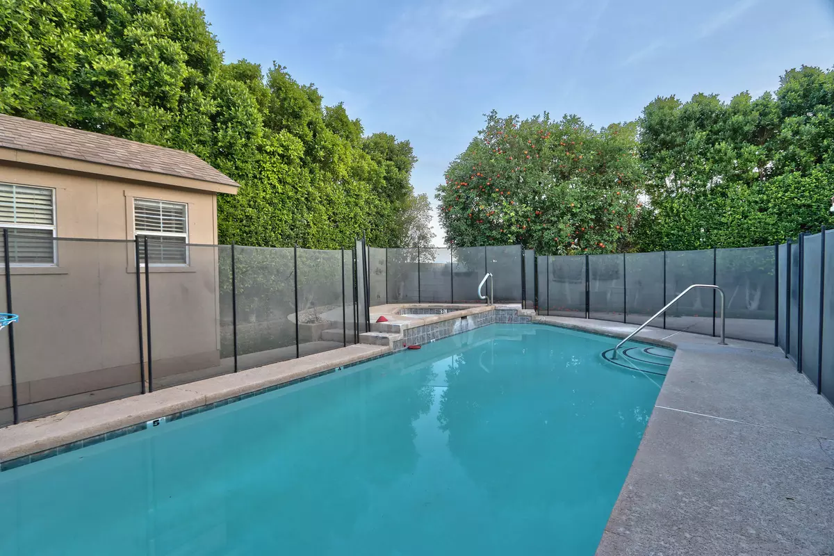 Cathedral City, CA 92234,29660 Avenida La Vista VISTA