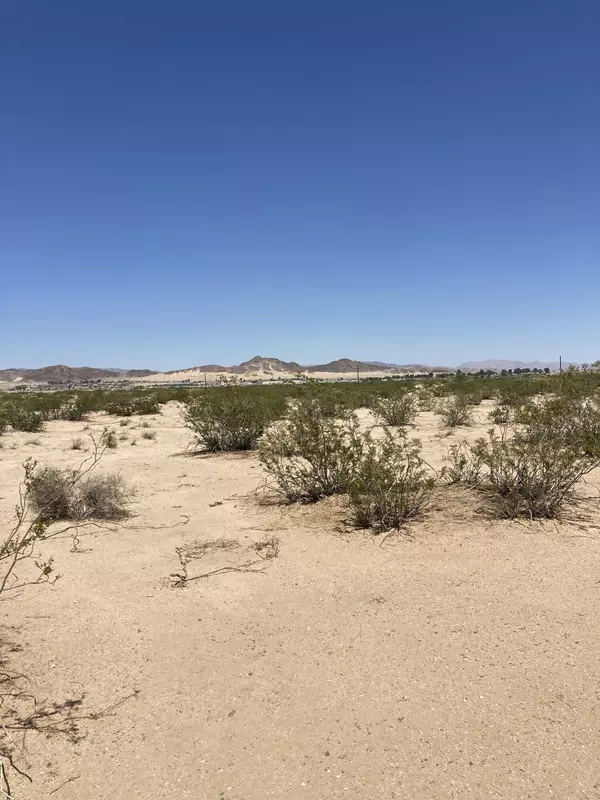 Twenty-nine Palms, CA 92277,72720 Sunny Sands DR