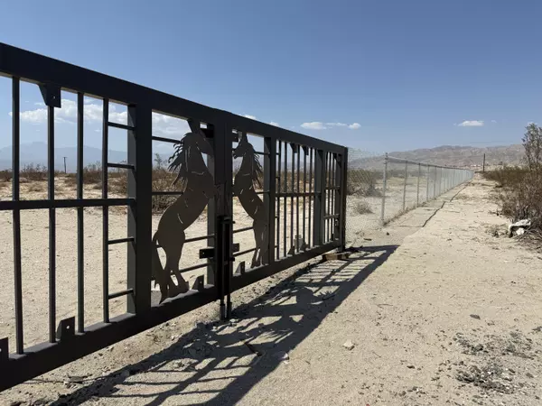 10 Dillon RD, Desert Hot Springs, CA 92241