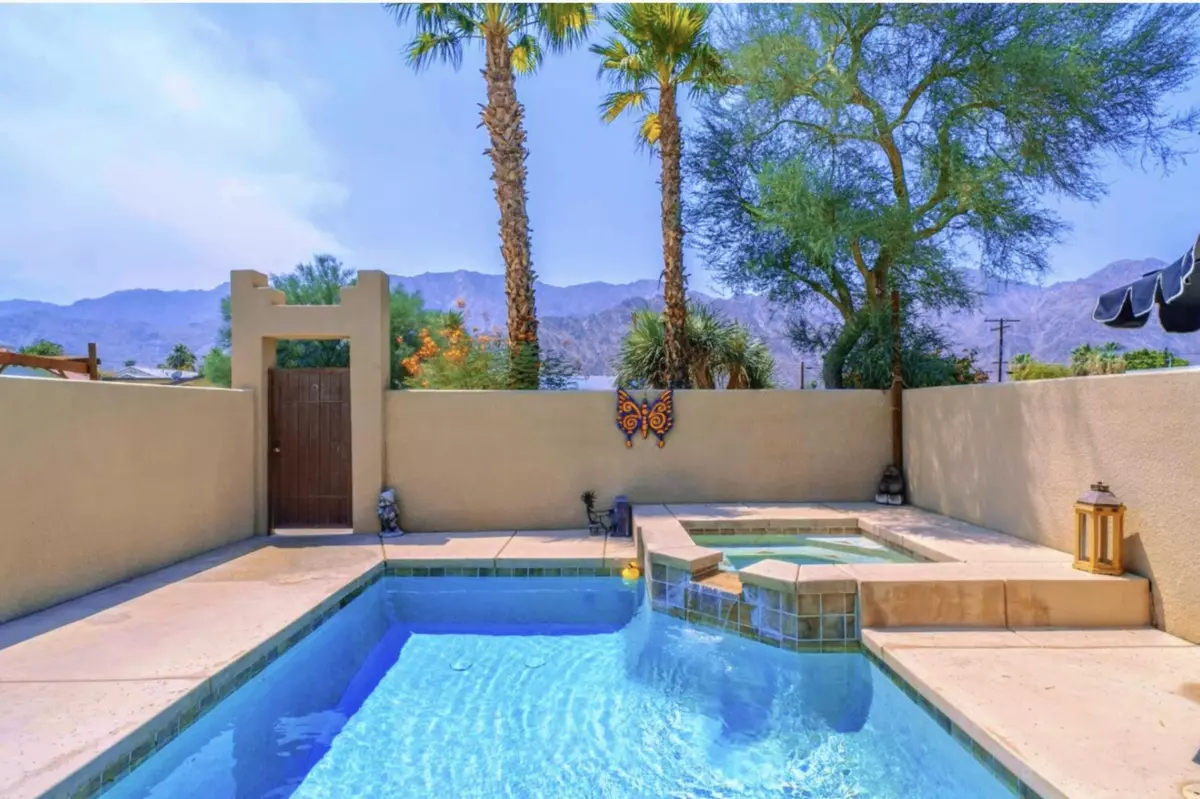 La Quinta, CA 92253,52280 Avenida Herrera