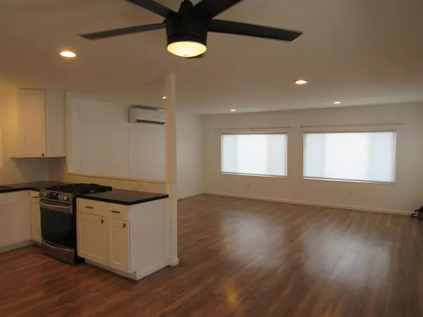 Palm Springs, CA 92264,248 Lei DR