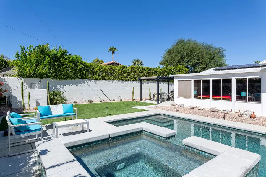 3085 E Via Escuela, Palm Springs, CA 92262