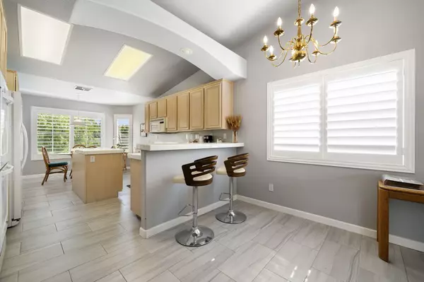 Palm Desert, CA 92211,76 Sutton PL