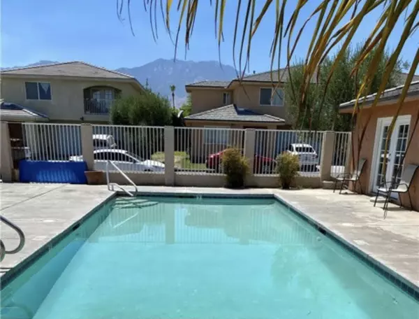 33113 Campus LN, Cathedral City, CA 92234