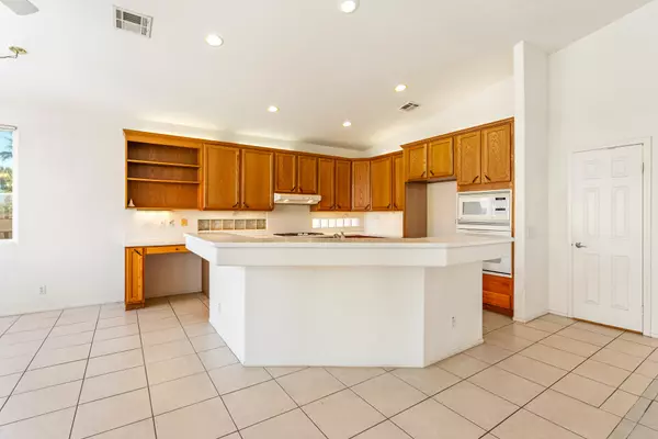 La Quinta, CA 92253,79528 Morning Glory CT