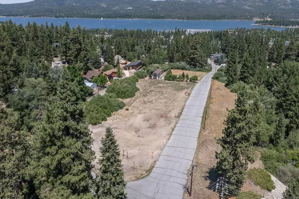 Big Bear Lake, CA 92315,990 Pine Knot AVE