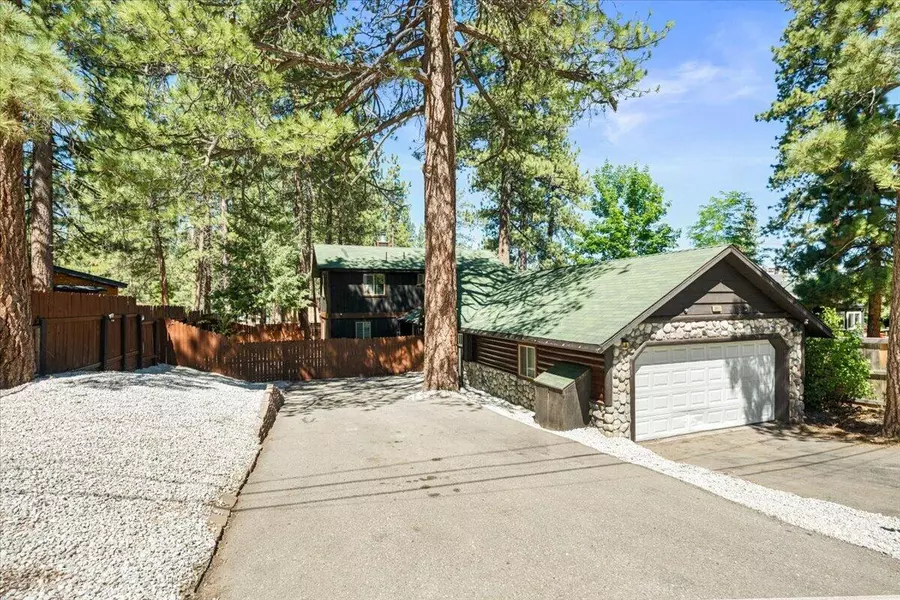 39965 Hillcrest DR, Big Bear Lake, CA 92315