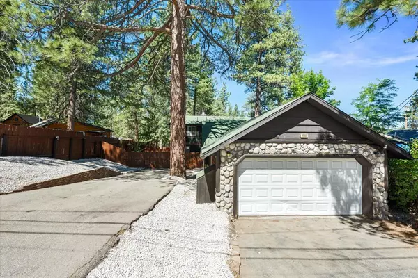 Big Bear Lake, CA 92315,39965 Hillcrest DR