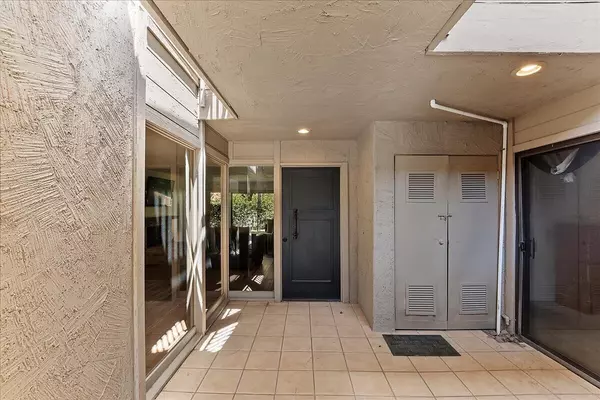 Indian Wells, CA 92210,46638 Arapahoe LN #A