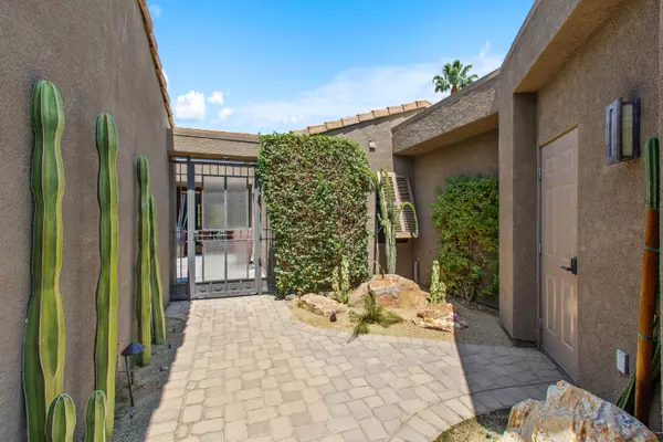 Palm Desert, CA 92260,73698 Irontree DR