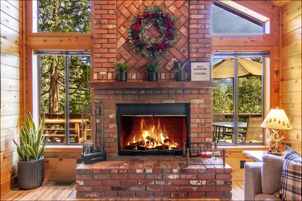 Idyllwild, CA 92549,24561 Lakeview DR