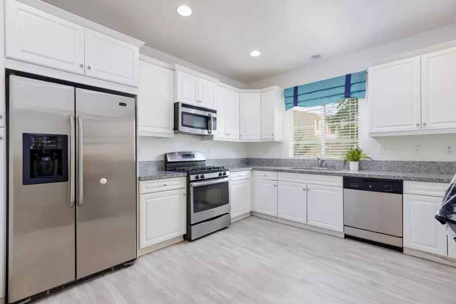 444 Via De La Paz, Palm Desert, CA 92211