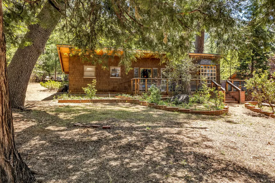 25270 Palomar RD, Idyllwild, CA 92549