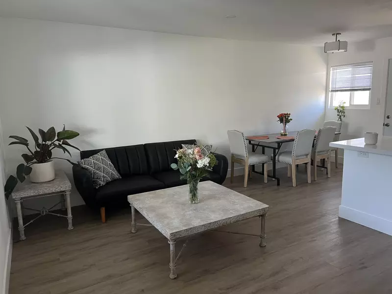 4490 E Camino Parocela #2, Palm Springs, CA 92264