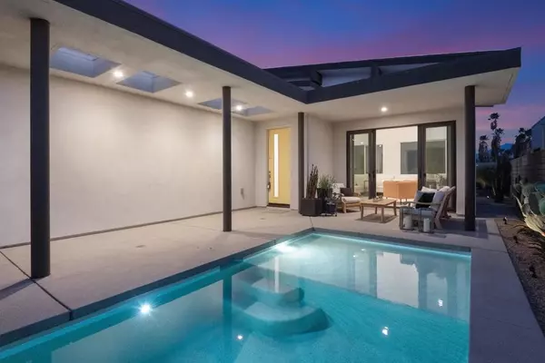 423 Fountain DR, Palm Springs, CA 92262