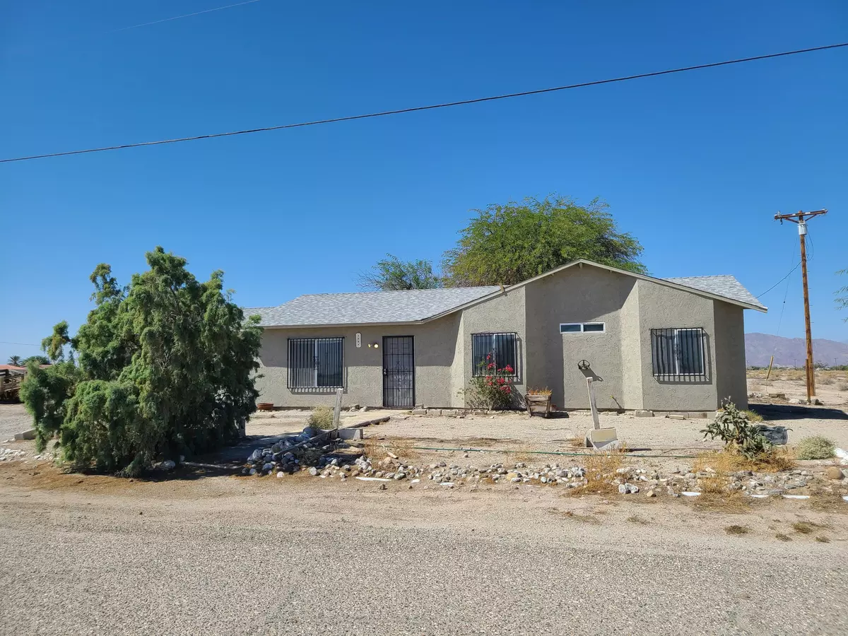 Thermal, CA 92274,1064 Treasure DR