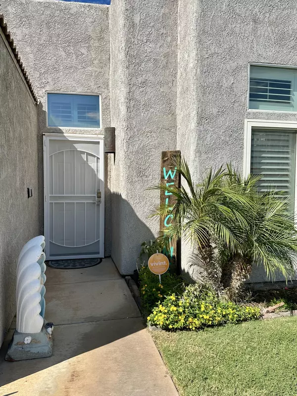 Blythe, CA 92225,251 W Juniper TRL