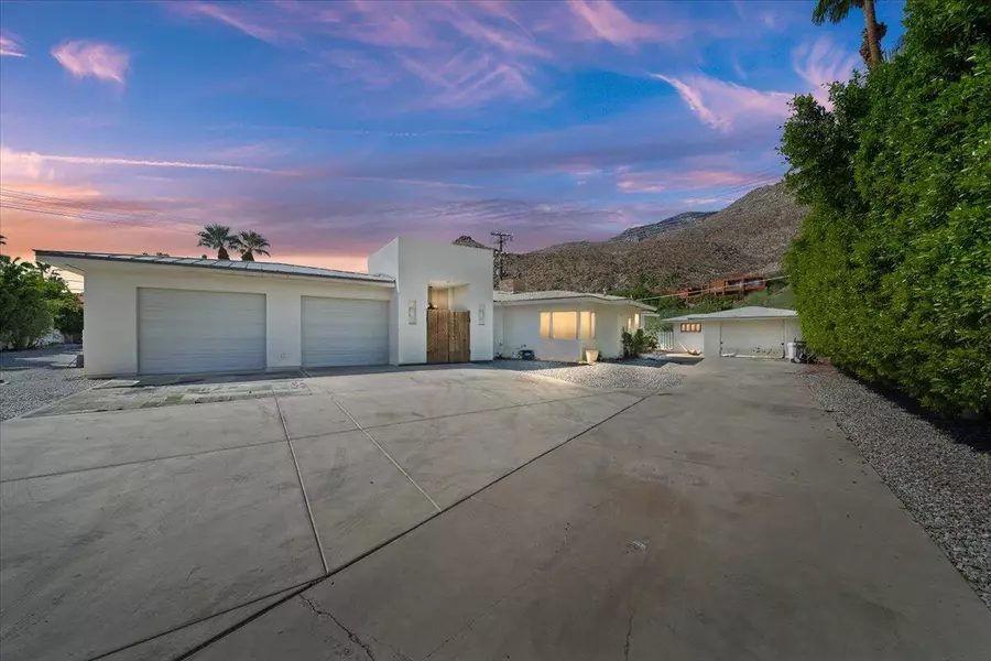 291 W Lilliana DR, Palm Springs, CA 92264