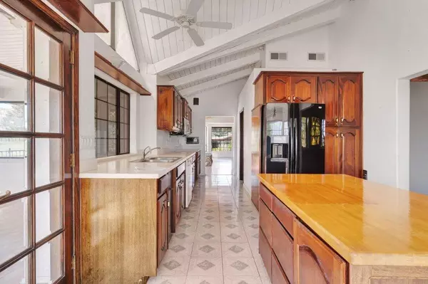 Desert Hot Springs, CA 92240,64400 Lema CT