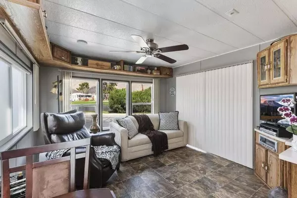 Desert Hot Springs, CA 92241,74711 Dillon RD ##5