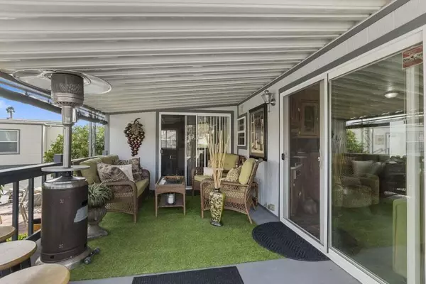 Desert Hot Springs, CA 92241,74711 Dillon RD ##5