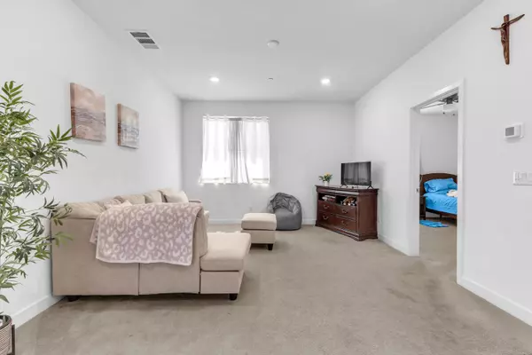 Palm Desert, CA 92211,35469 Cortesia WAY