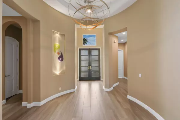 La Quinta, CA 92253,51605 Via Sorrento