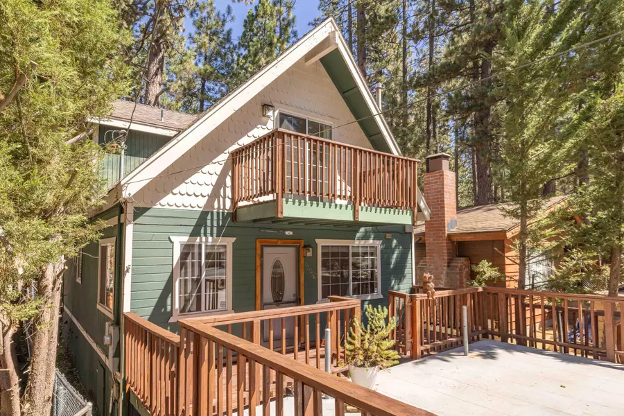 42998 Sunset DR, Big Bear Lake, CA 92315