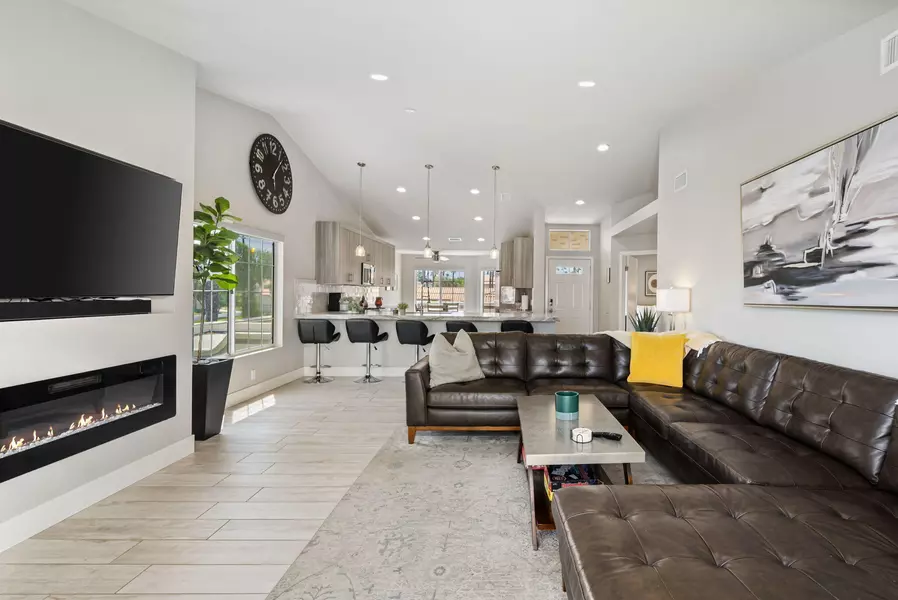 172 Torrey Pine DR, Palm Desert, CA 92211