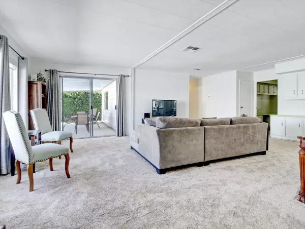 Palm Desert, CA 92260,49305 Hwy 74 Spc 7